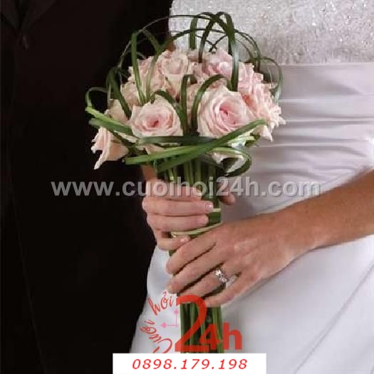 Dịch vụ cưới hỏi 24h trọn vẹn ngày vui chuyên trang trí nhà đám cưới hỏi và nhà hàng tiệc cưới | Hoa cầm tay cô dâu